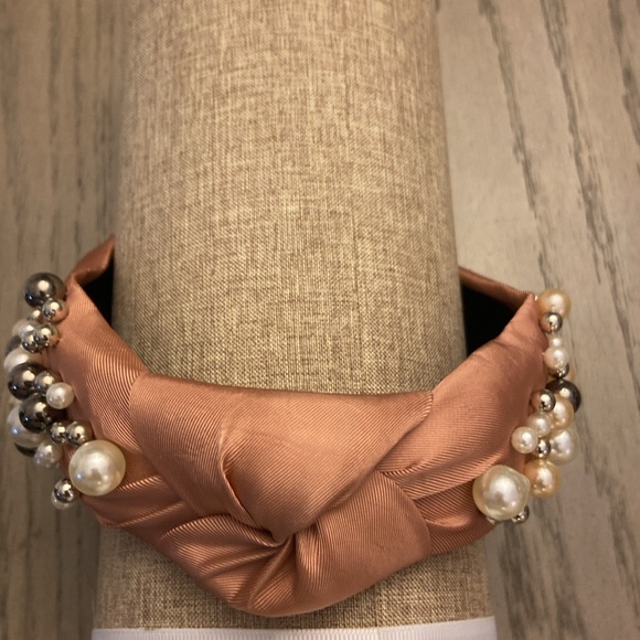 ⭐️ Knot Bow Wide Edge Faux Pearl Embellishment Headband in Mauve - Picture 7 of 9